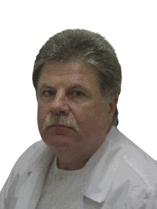 Врач Комлач Илья Леонидович