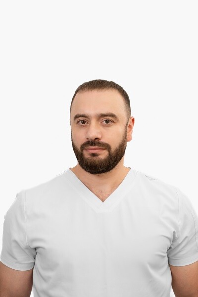 Врач Сейфатов Байнур Баходирович 