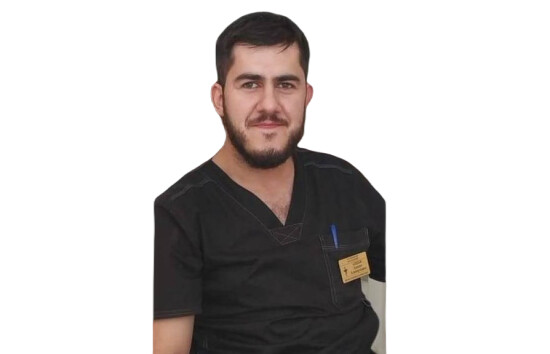 Врач Апшев Азамат Альбертович 