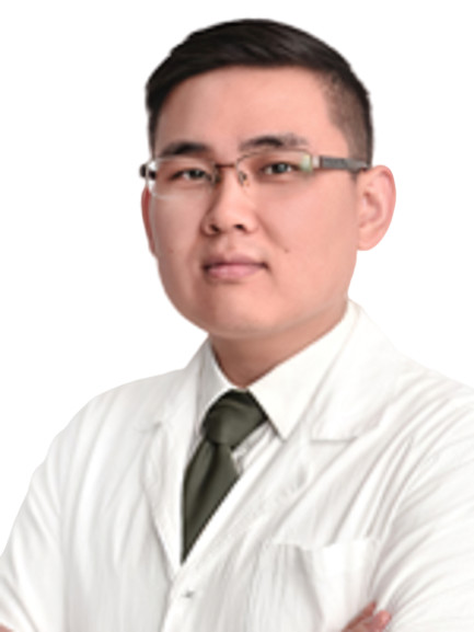 Врач Хон Владимир Эрикович 