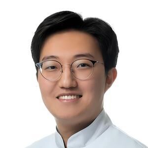 Врач Чой Пауль 