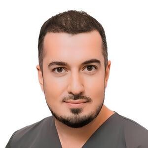 Врач Пиямов Роман Рустамович 