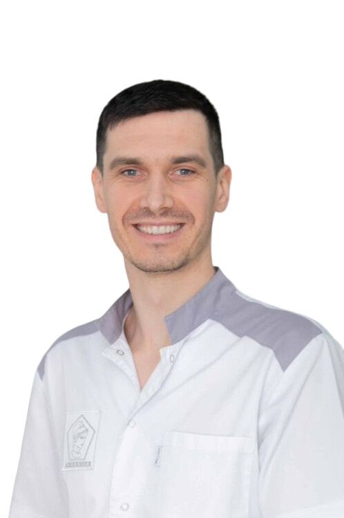 Врач Варварюк Максим Сергеевич 