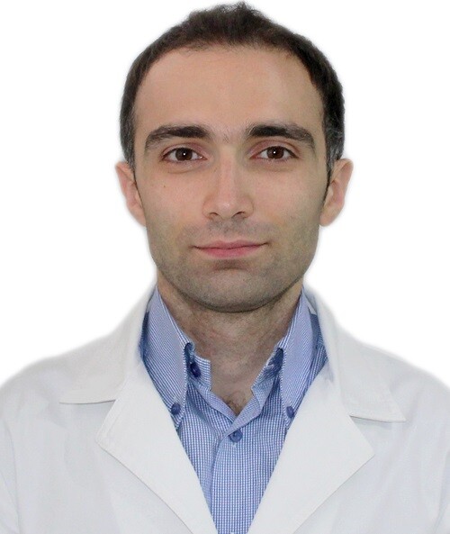 Врач Мнацаканян Геворг Вачикович 