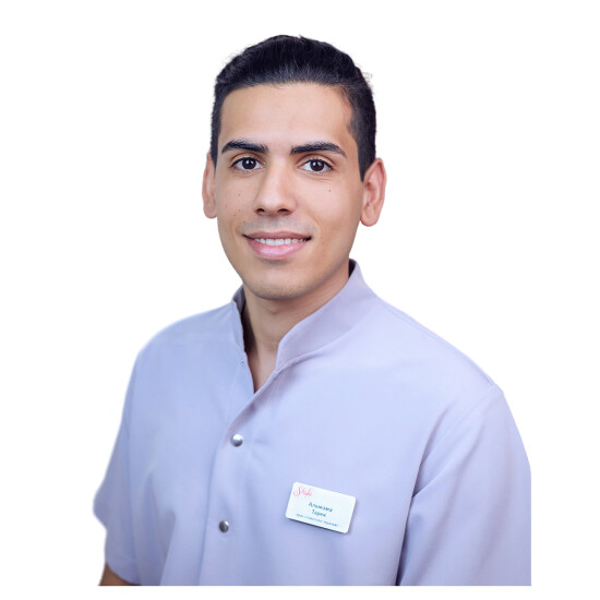 Врач Альмама Тарек